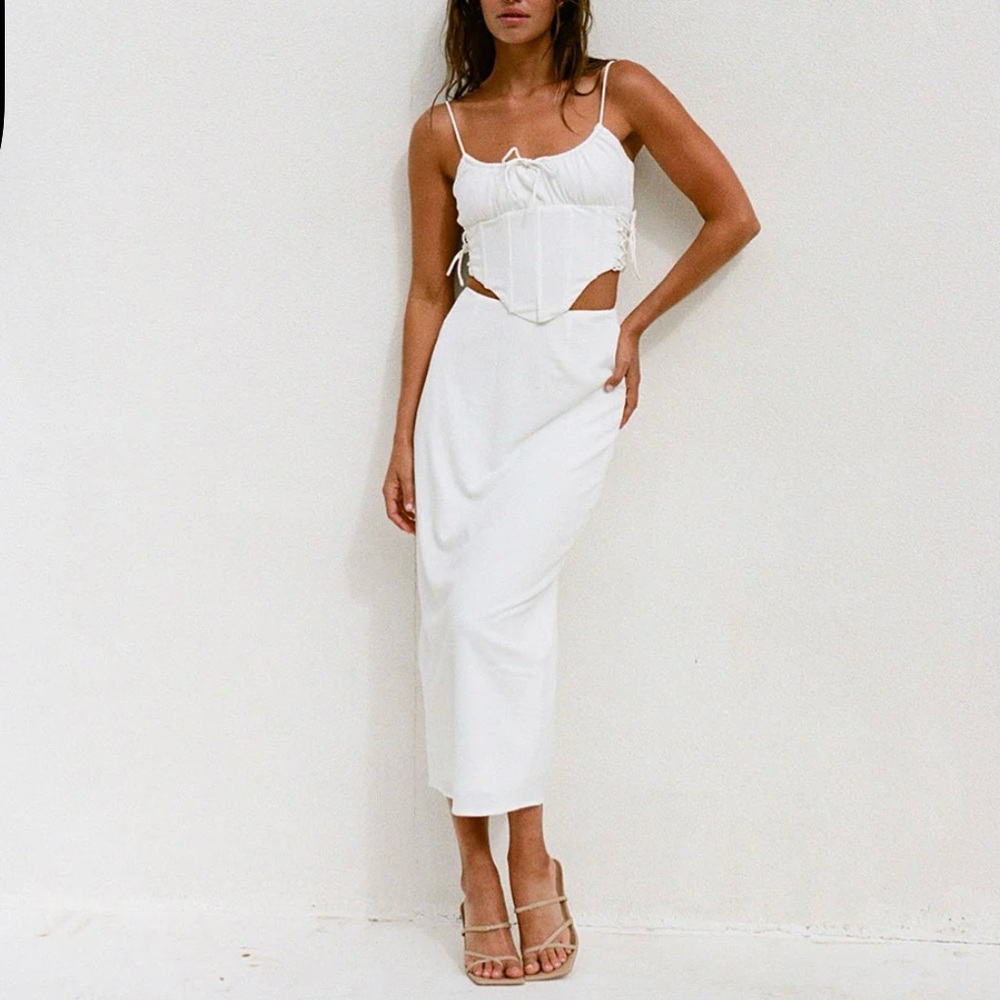 NWT - Sabo Skirt White Set
